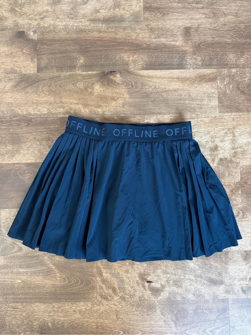 aerie black pleated athletic skirt with logo waistband